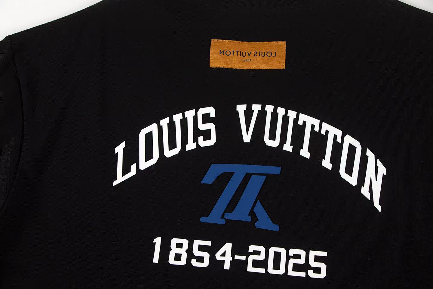 Three-dimensional printed t-shirt
