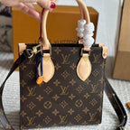 Leather Petit Sac Plat Bag